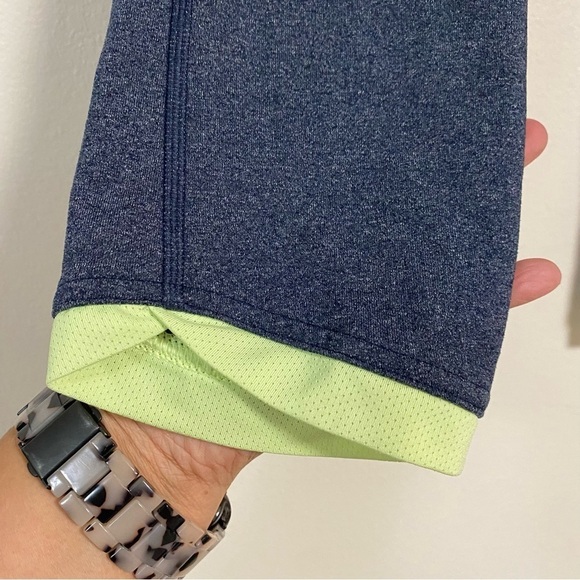 The North Face Leggings Woman’s Size Small Gray GTD Capri Active Leggings - Picture 8 of 14